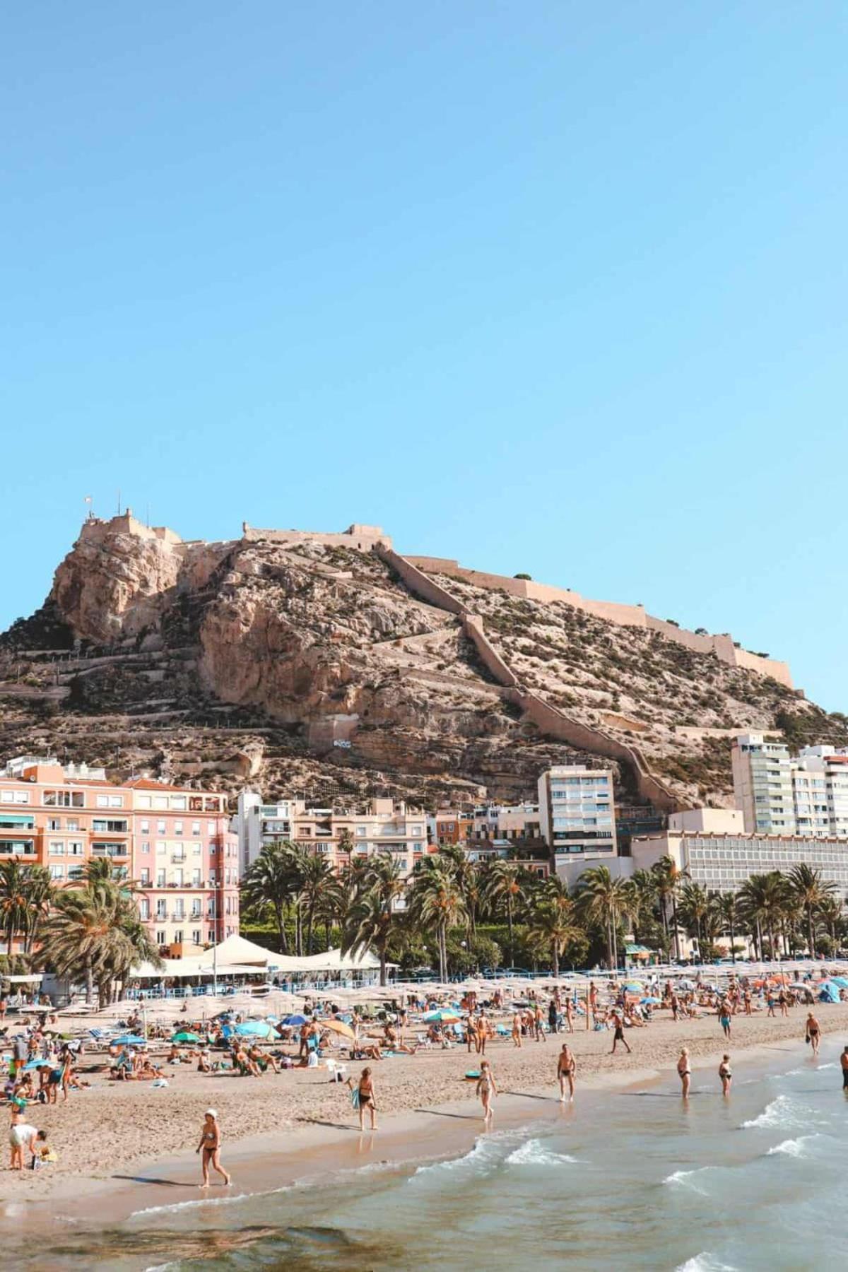 Flamingo42 Apartment Alicante Bagian luar foto